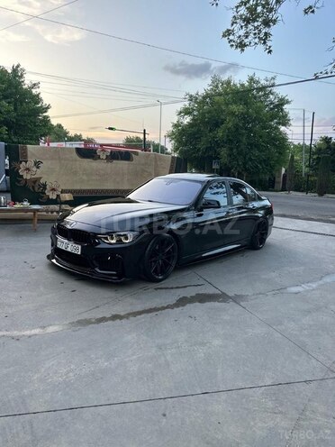 BMW 330-2