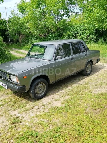 LADA (VAZ) 2107-1