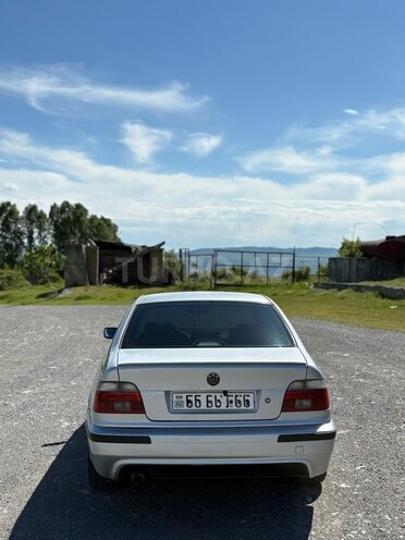 BMW 525-10