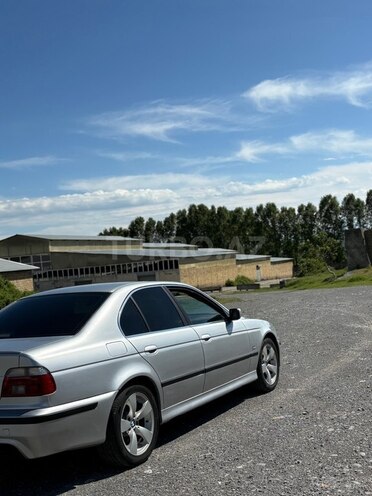 BMW 525-9