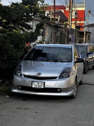 Toyota Prius-4