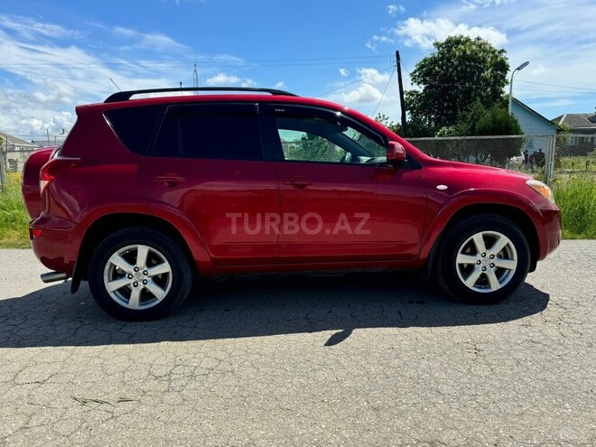 Toyota RAV4-8