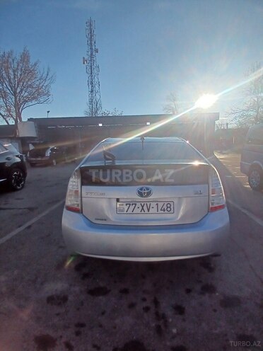 Toyota Prius-2