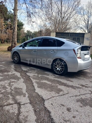 Toyota Prius-3