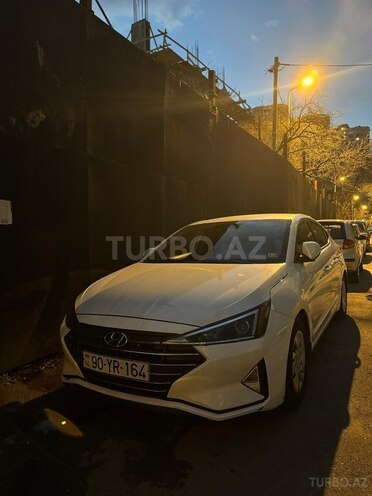 Hyundai Elantra-3
