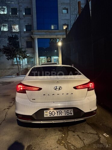 Hyundai Elantra-2
