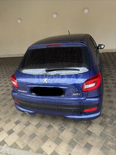 Peugeot 207i-4