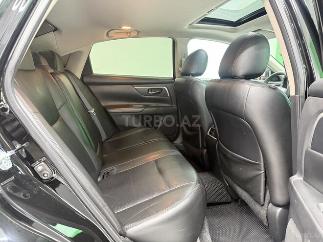 Nissan Altima-12