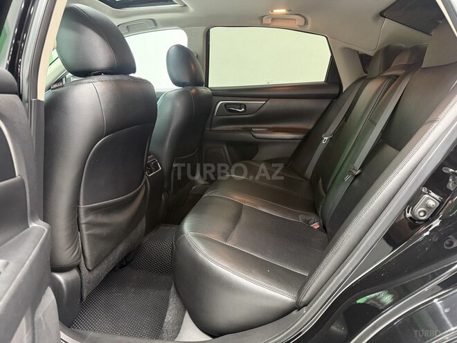 Nissan Altima-13