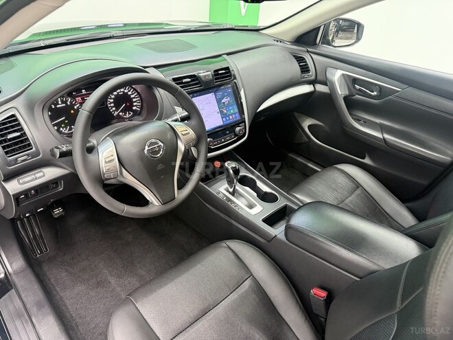Nissan Altima-8
