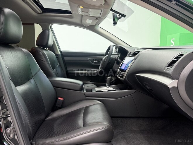 Nissan Altima-10