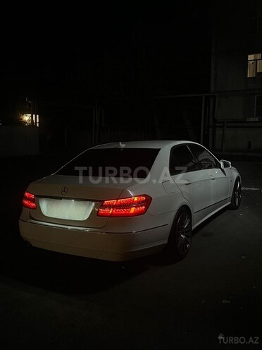 Mercedes E 200-10