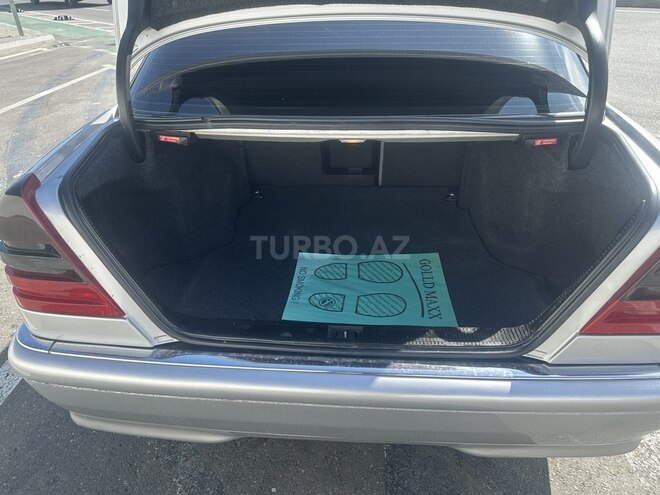 Mercedes C 240-12