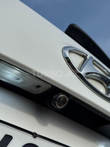 Hyundai Santa Fe-12