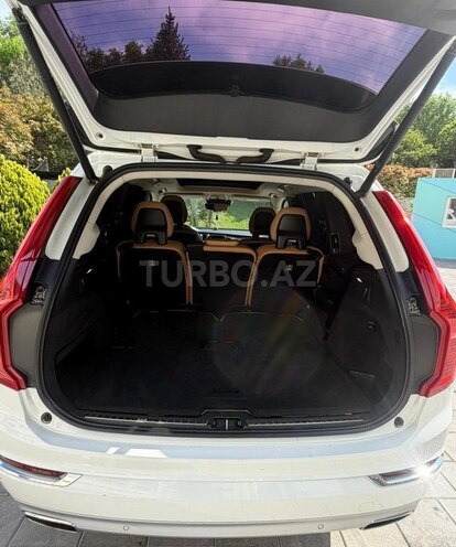 Volvo XC90-12