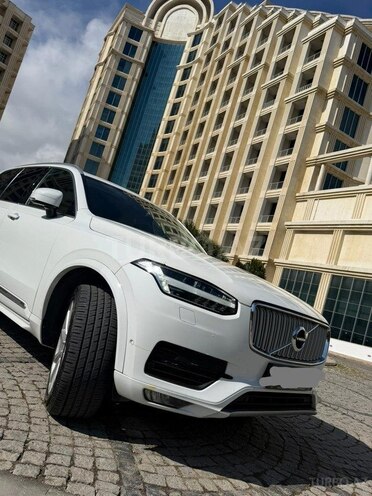 Volvo XC90-2