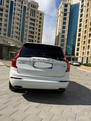 Volvo XC90-9