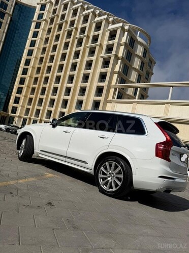 Volvo XC90-8