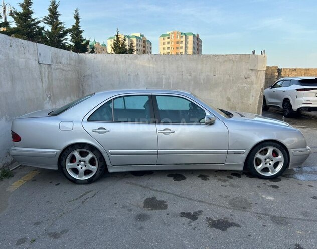Mercedes E 200-4