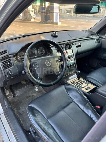 Mercedes E 200-6