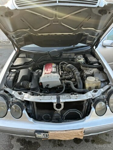 Mercedes E 200-8