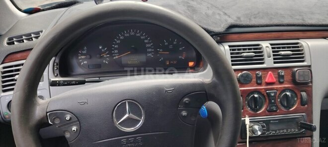 Mercedes E 220-4