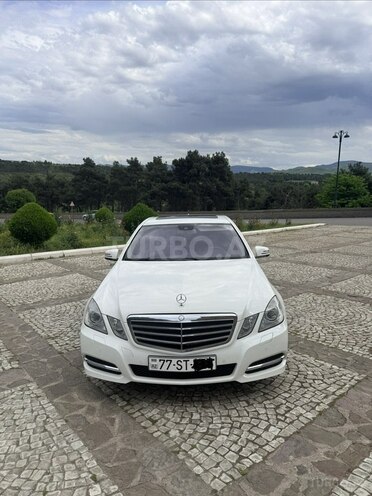 Mercedes E 200-1