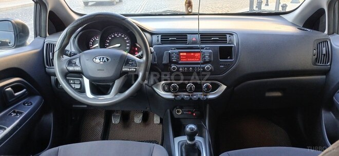 Kia Rio-7
