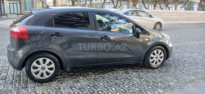Kia Rio-10