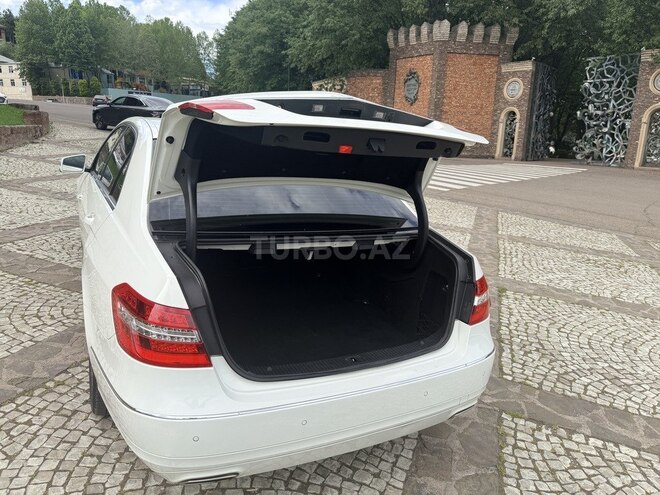 Mercedes E 200-11