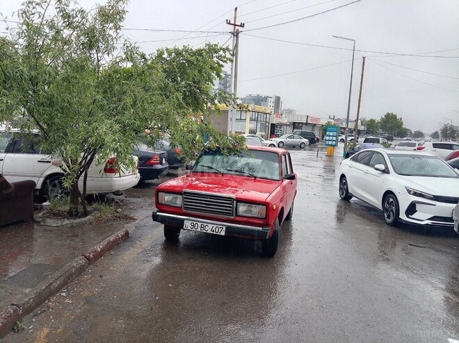 LADA (VAZ) 2107-1