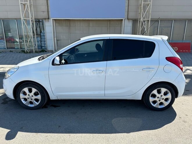Hyundai i20-2