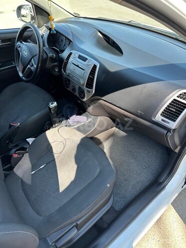 Hyundai i20-4