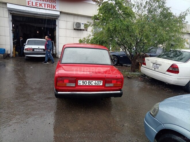LADA (VAZ) 2107-2