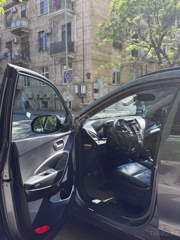 Hyundai Santa Fe-10