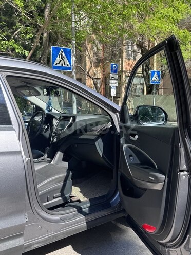 Hyundai Santa Fe-12