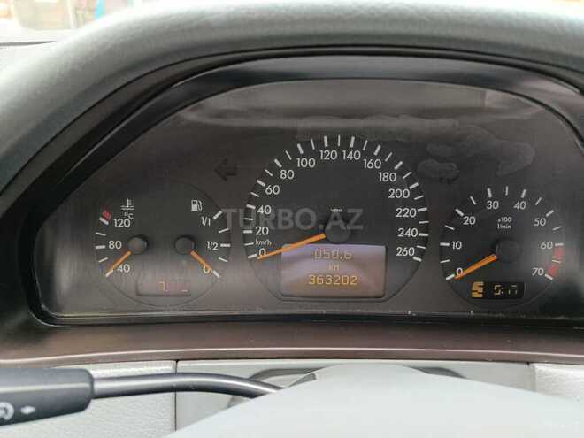 Mercedes E 280-18