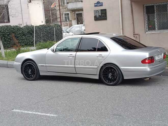 Mercedes E 280-13