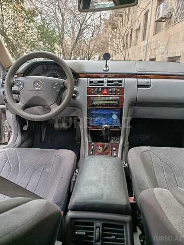 Mercedes E 280-9