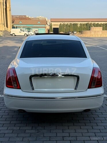 Kia Opirus-6