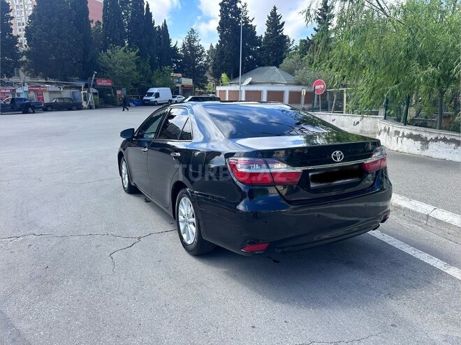 Toyota Camry-5