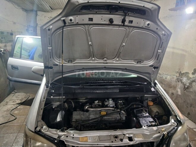 Opel Zafira-2