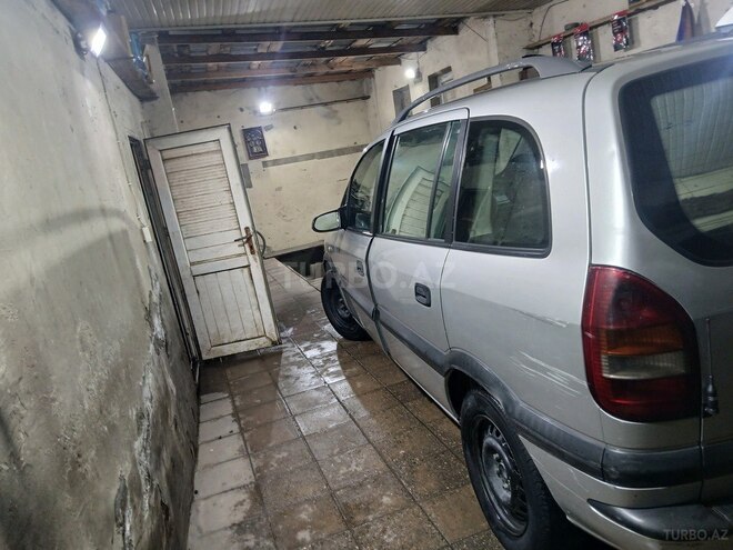 Opel Zafira-5