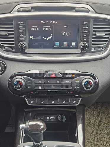 Kia Sorento-12