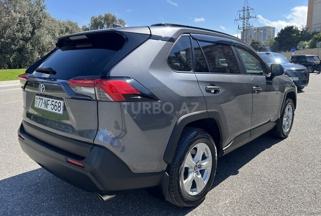 Toyota RAV4-6