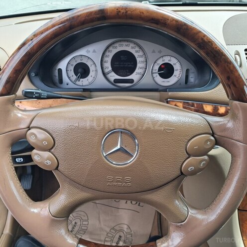 Mercedes E 350-13