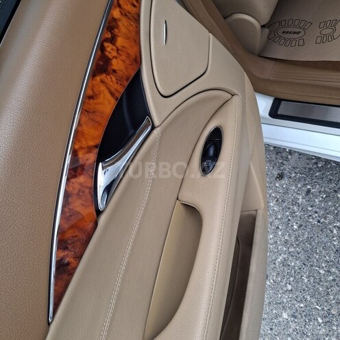 Mercedes E 350-11