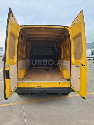 Ford Transit-5