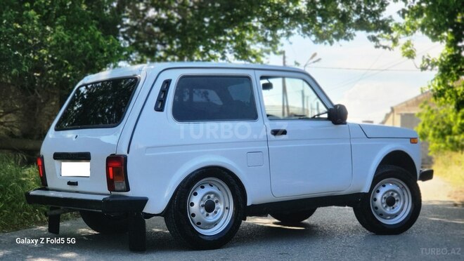 LADA (VAZ) Niva-11
