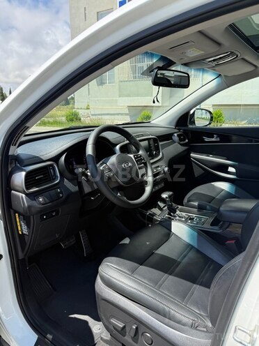 Kia Sorento-12